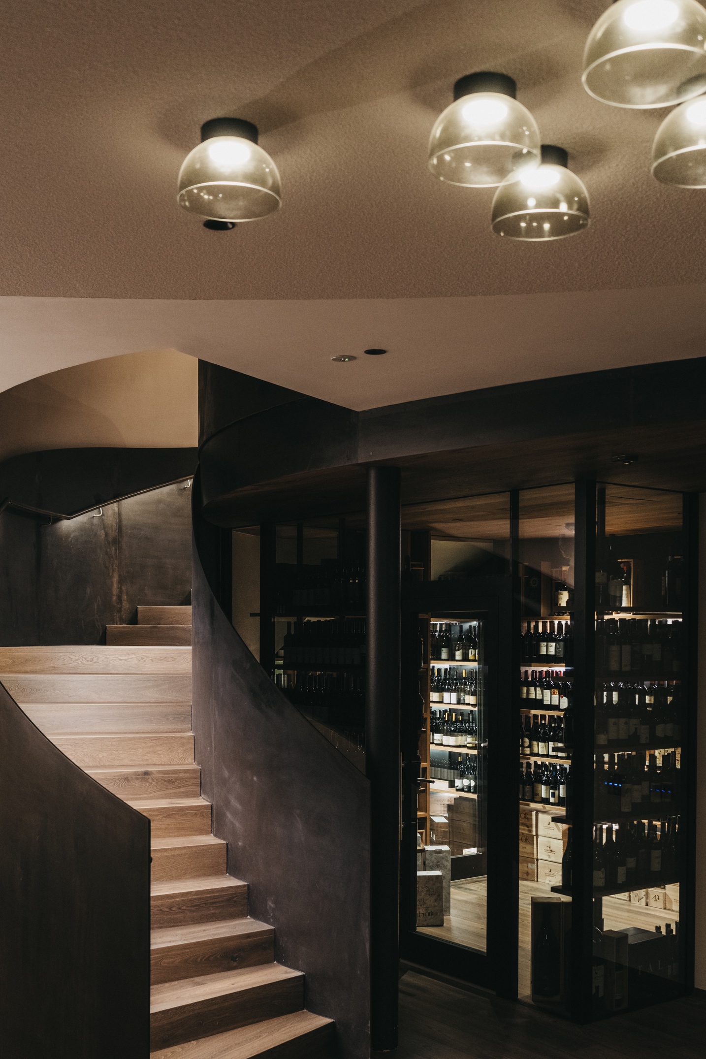 Armadio climatizzato per vini al Ganis Resort, hotel gourmet in Alto Adige