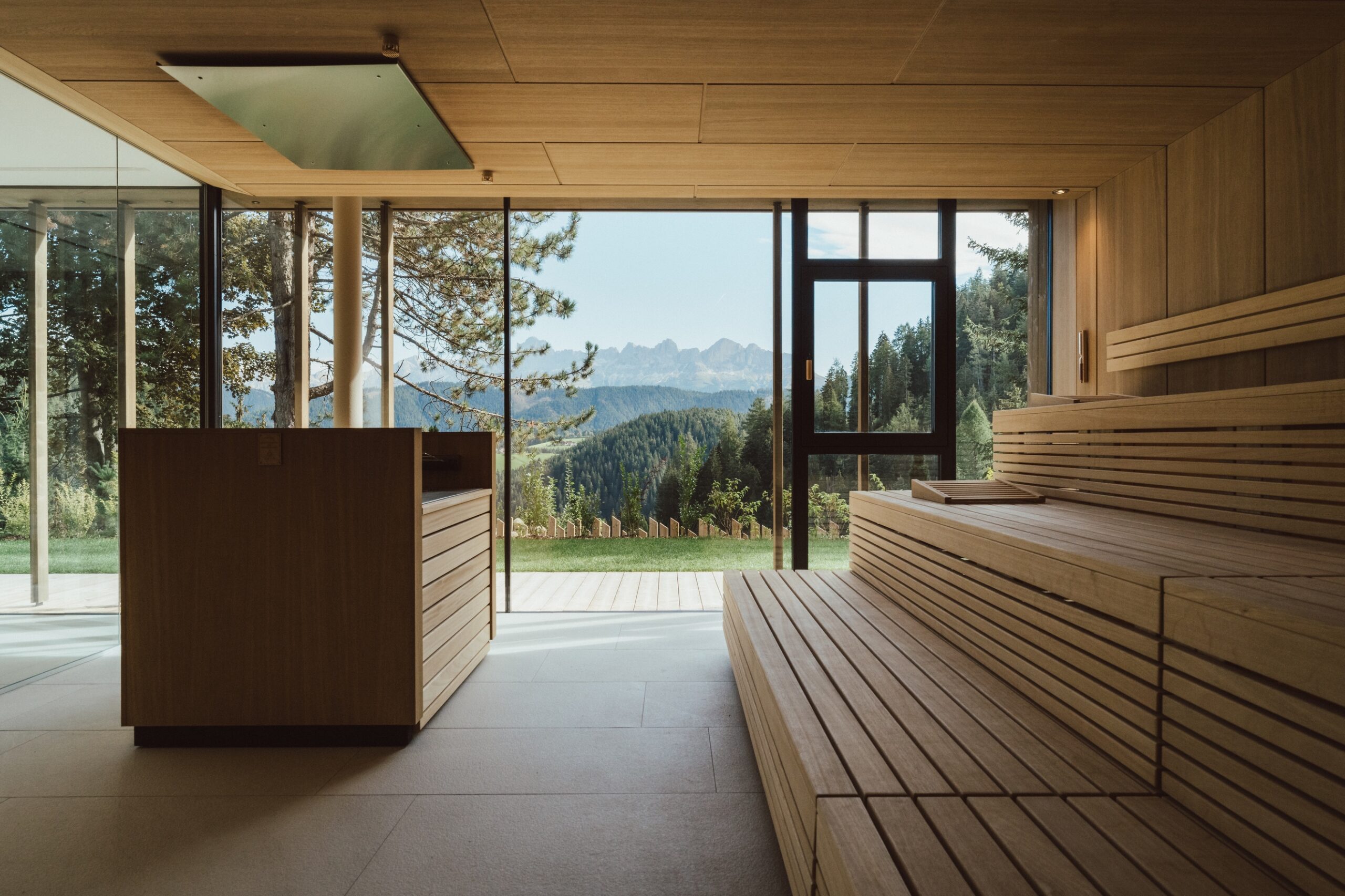 La nuova sauna panoramica per eventi al Ganis Resort in Val d’Ega
