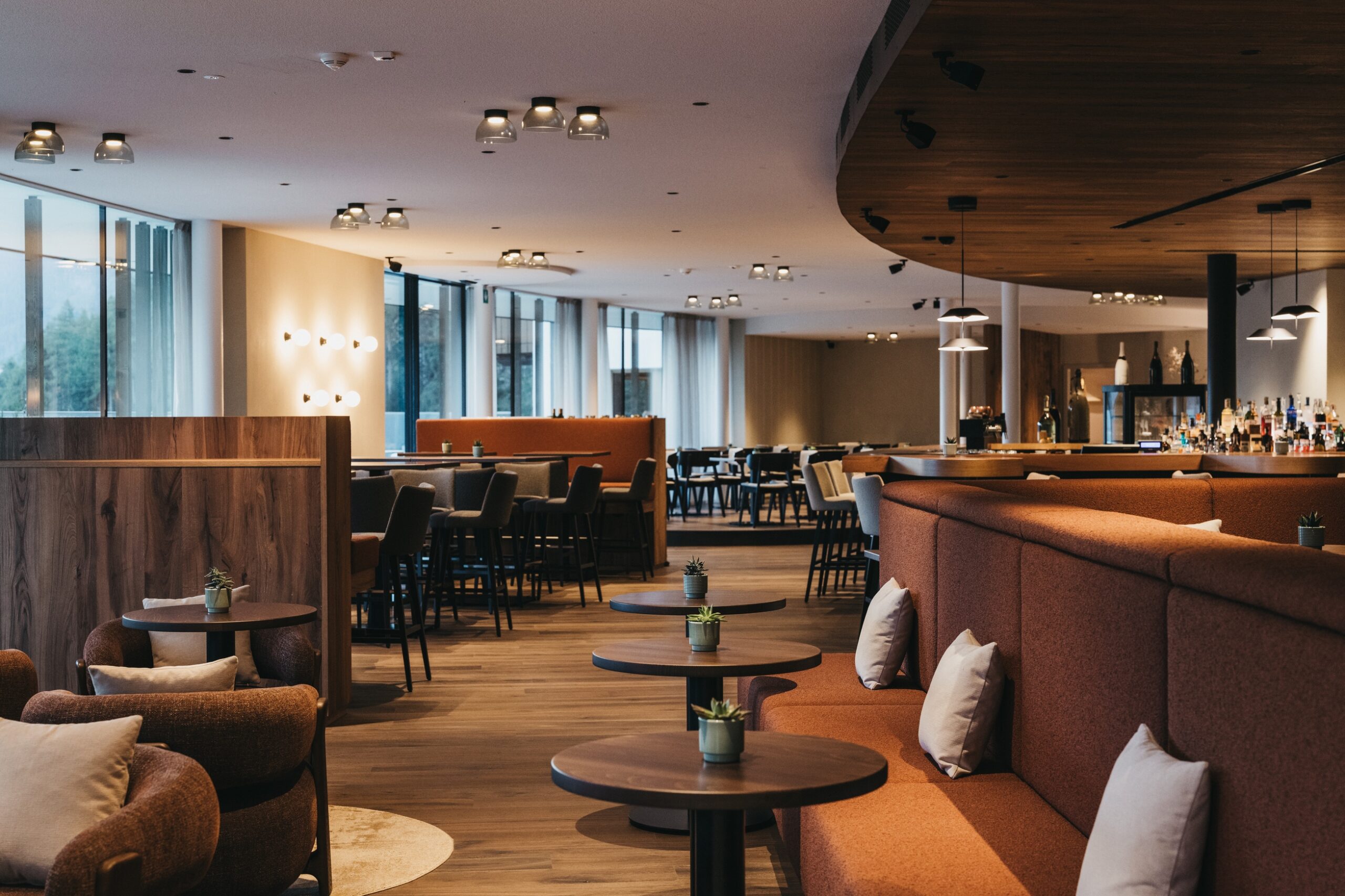 Die neue Ganis Bar im Wellness- und Aktivhotel Dolomiten · Rosengarten · Südtirol Ganis Resort
